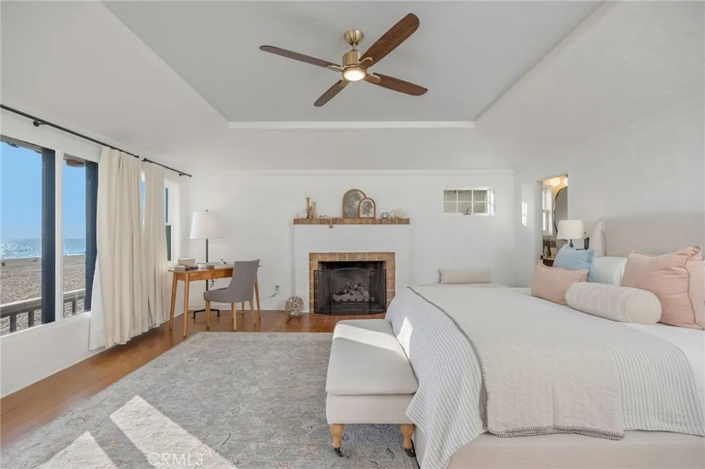 2654 The Strand Hermosa Beach, CA 90254