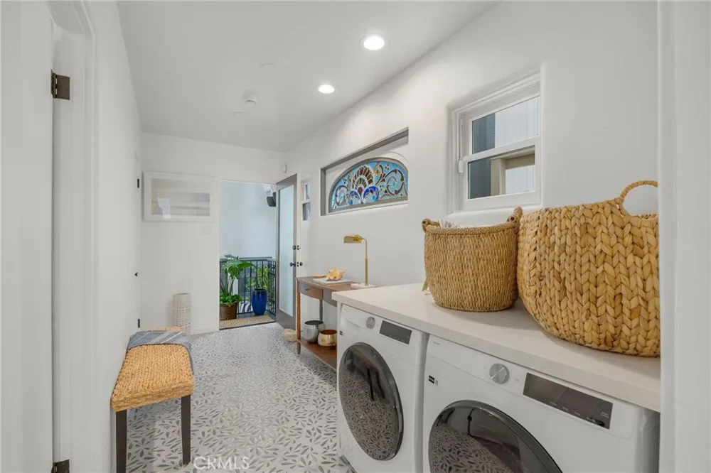 2654 The Strand Hermosa Beach, CA 90254
