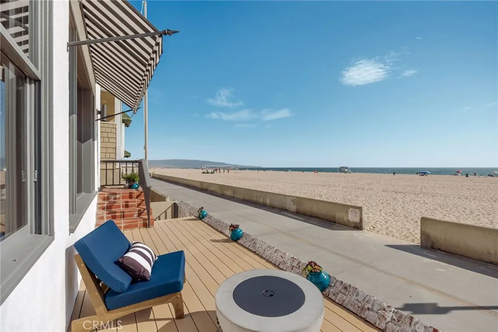 2654 The Strand Hermosa Beach, CA 90254