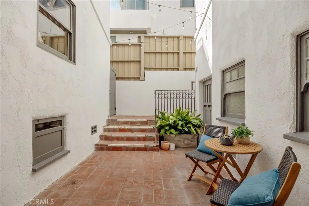 2654 The Strand Hermosa Beach, CA 90254