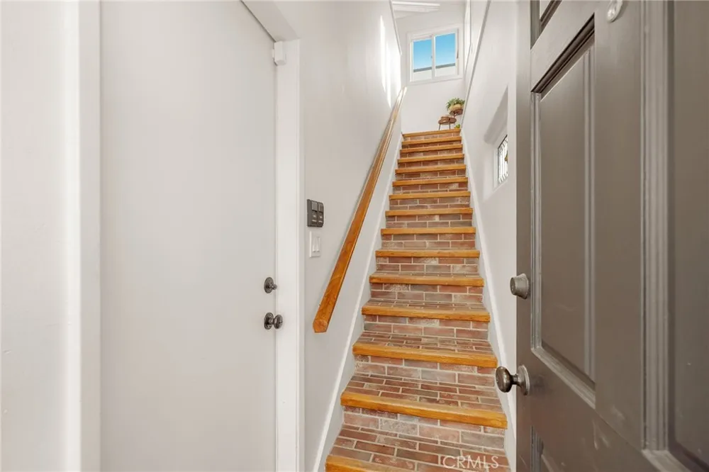 2654 The Strand Hermosa Beach, CA 90254
