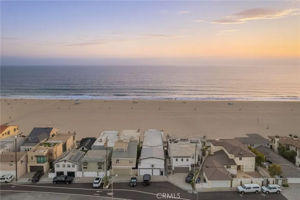 2654 The Strand Hermosa Beach, CA 90254