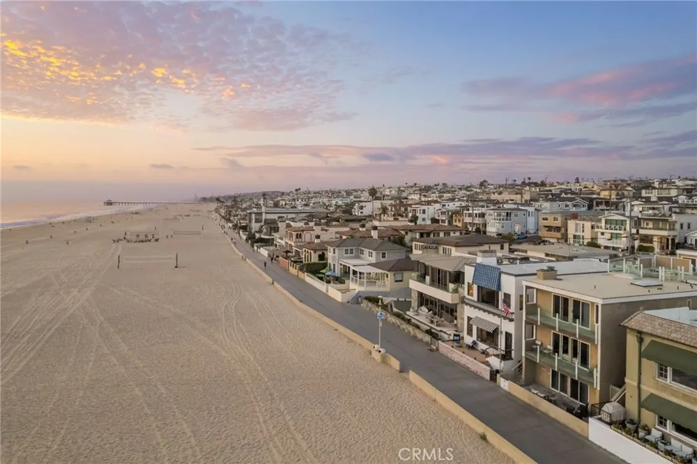 2654 The Strand Hermosa Beach, CA 90254