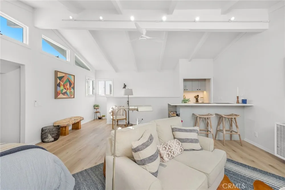 2654 The Strand Hermosa Beach, CA 90254