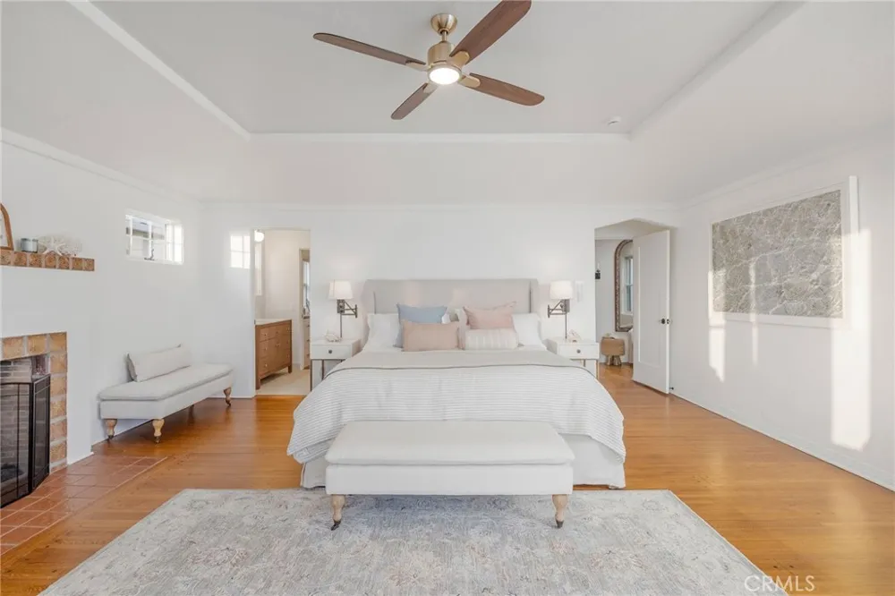 2654 The Strand Hermosa Beach, CA 90254