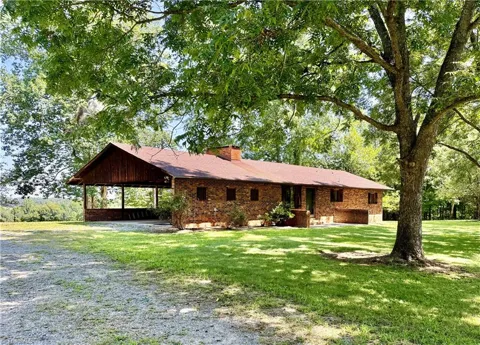 6494 W US Highway 64