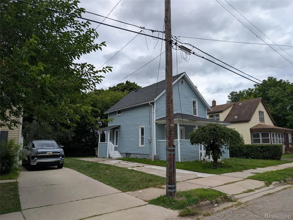 17 Oriley Street Pontiac City, MI 48342