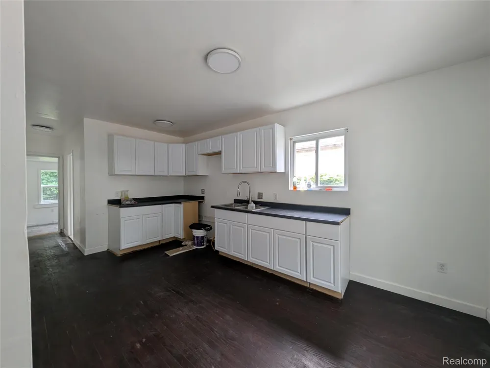 17 Oriley Street Pontiac City, MI 48342