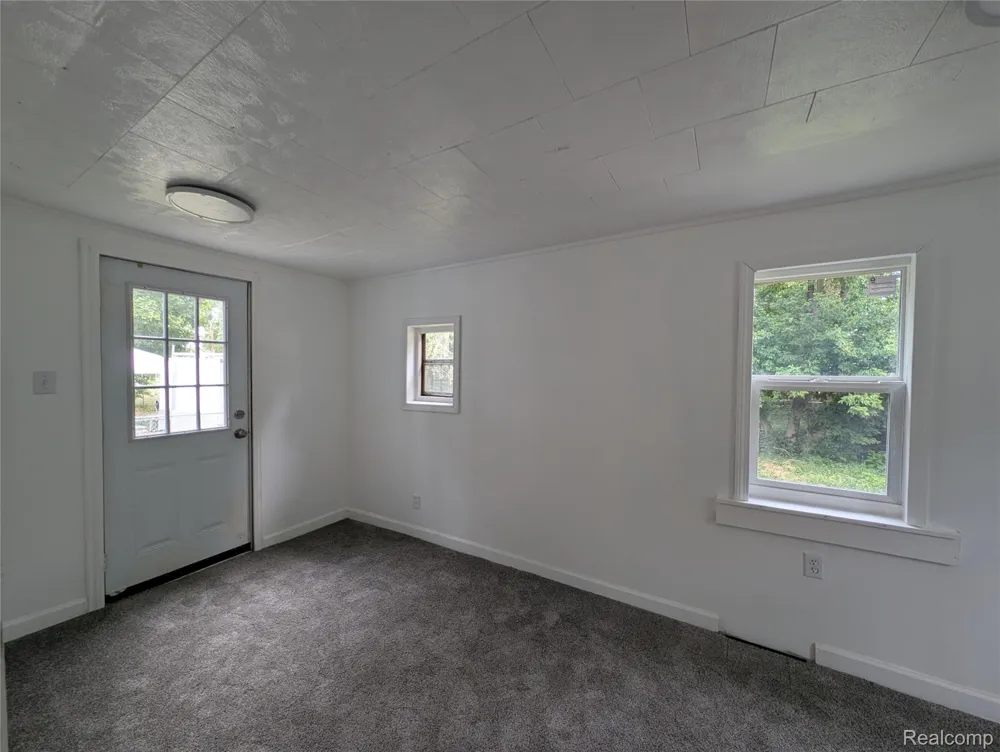 17 Oriley Street Pontiac City, MI 48342
