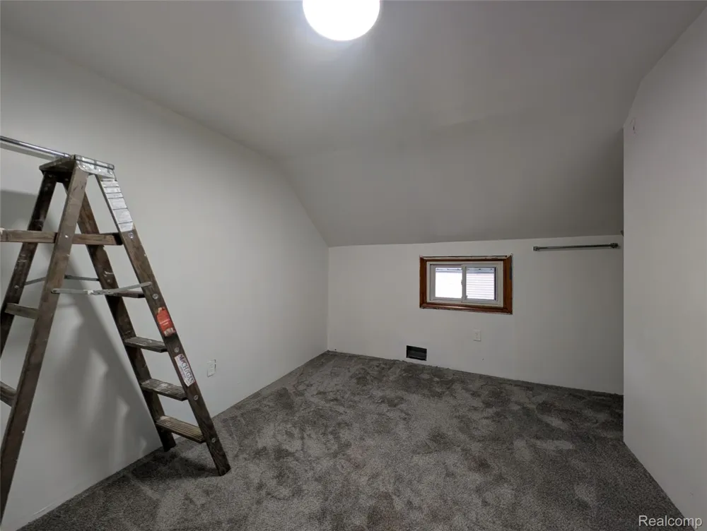 17 Oriley Street Pontiac City, MI 48342
