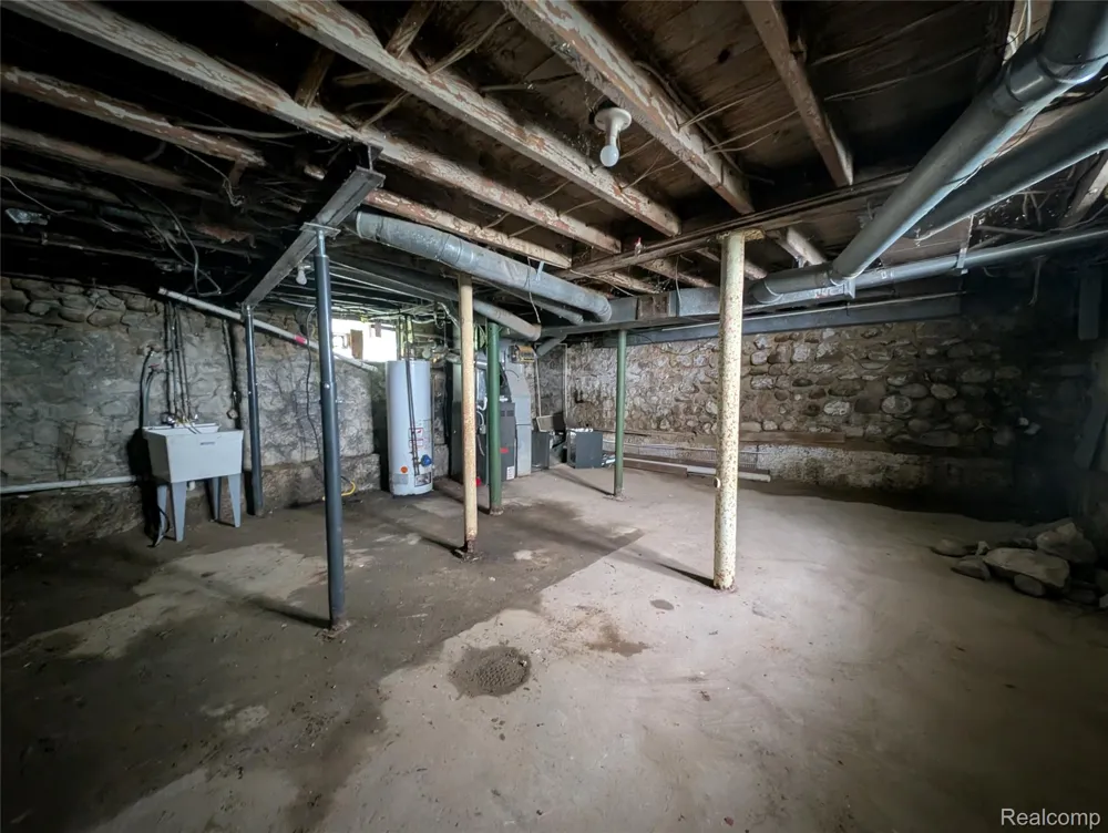17 Oriley Street Pontiac City, MI 48342
