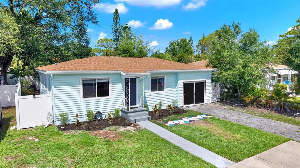 1907 53RD STREET S Gulfport, FL 33707