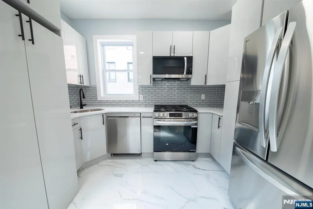 1409 Manhattan Avenue 3 Union City, NJ 07087