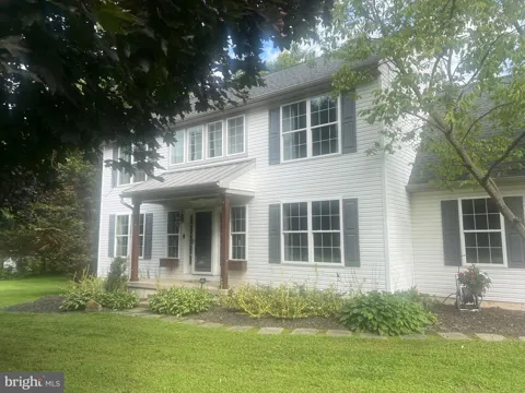 204 COUNTRY DRIVE