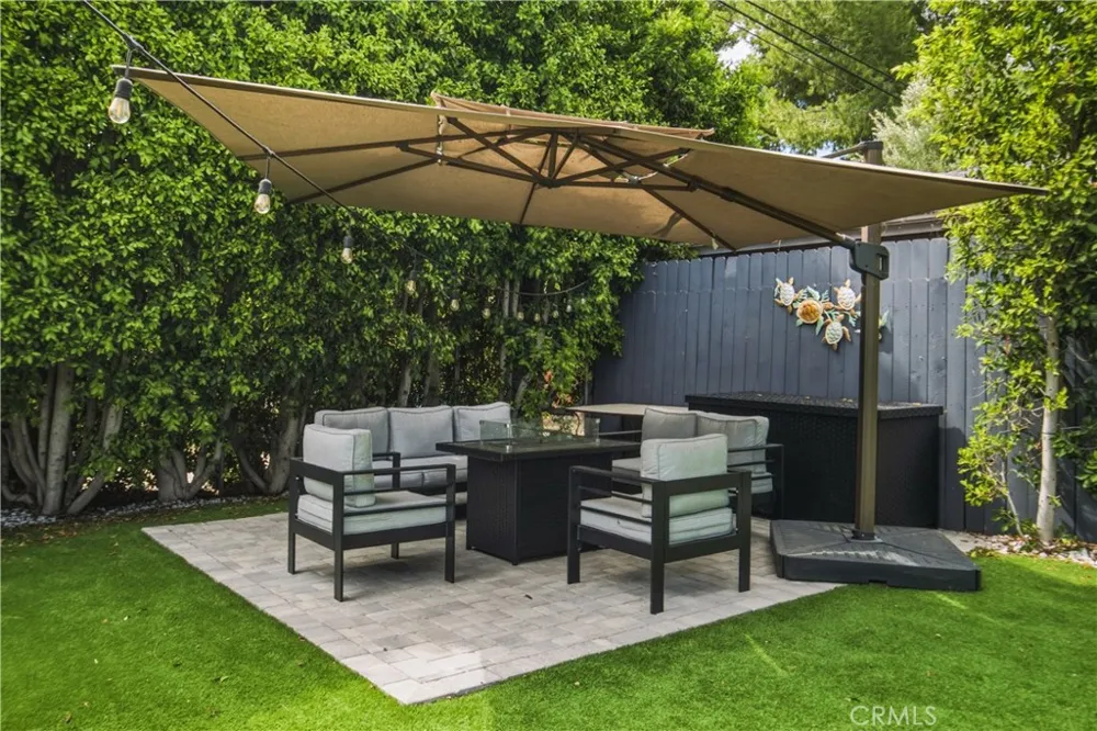 19705 Hamlin Street Woodland Hills, CA 91367