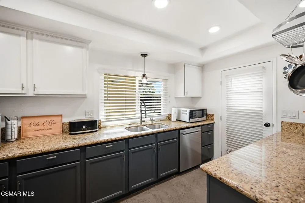 852 Verna Avenue Newbury Park, CA 91320