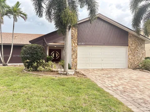 8541 NW 54th St