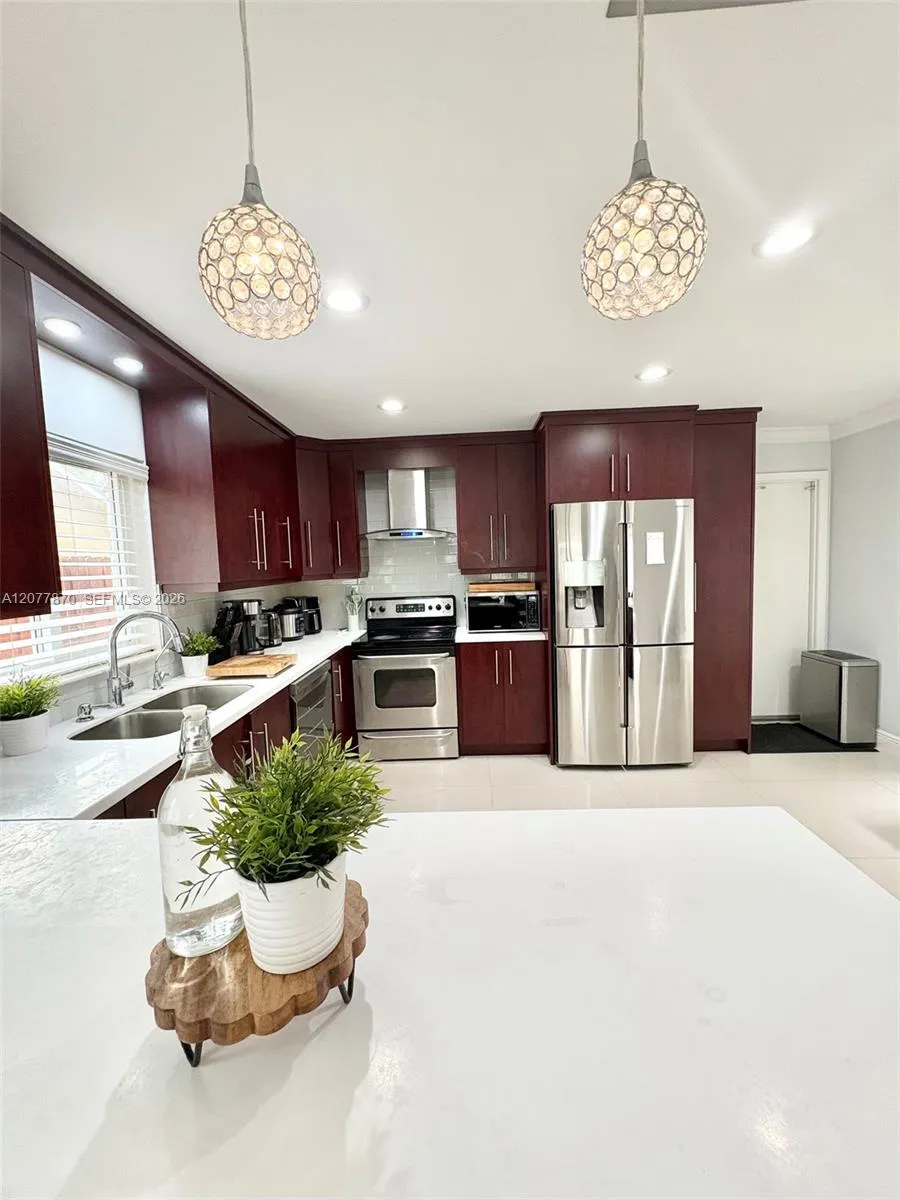8541 NW 54th St Lauderhill, FL 33351