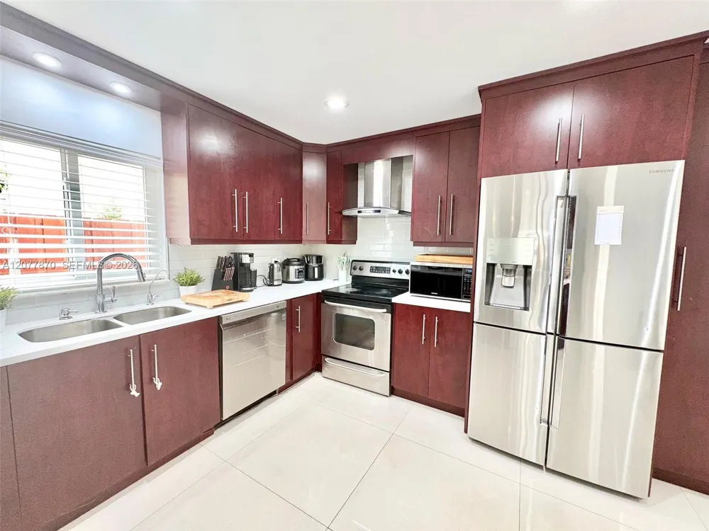 8541 NW 54th St Lauderhill, FL 33351