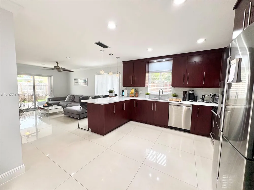 8541 NW 54th St Lauderhill, FL 33351