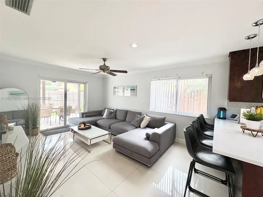 8541 NW 54th St Lauderhill, FL 33351