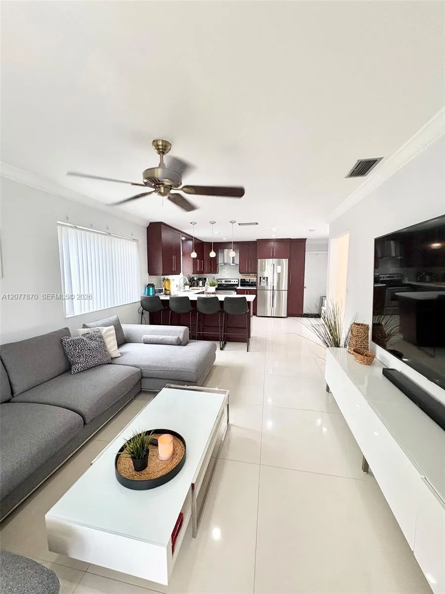 8541 NW 54th St Lauderhill, FL 33351