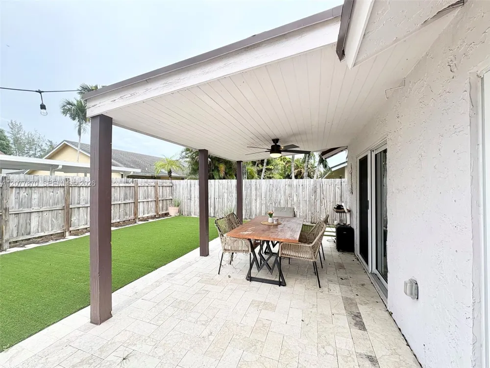 8541 NW 54th St Lauderhill, FL 33351