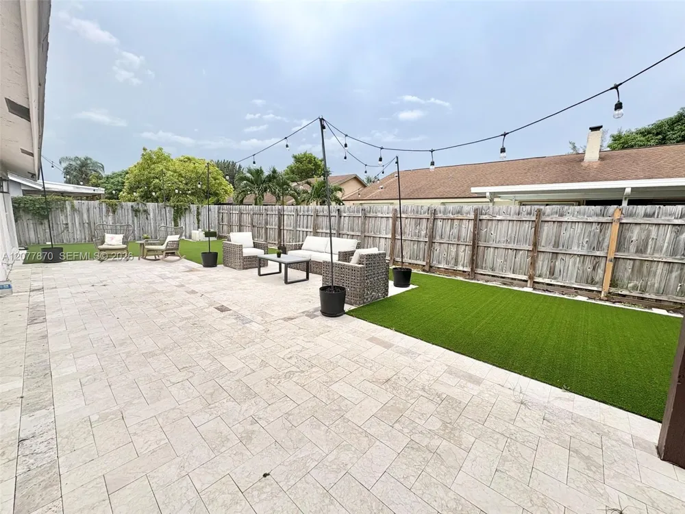 8541 NW 54th St Lauderhill, FL 33351