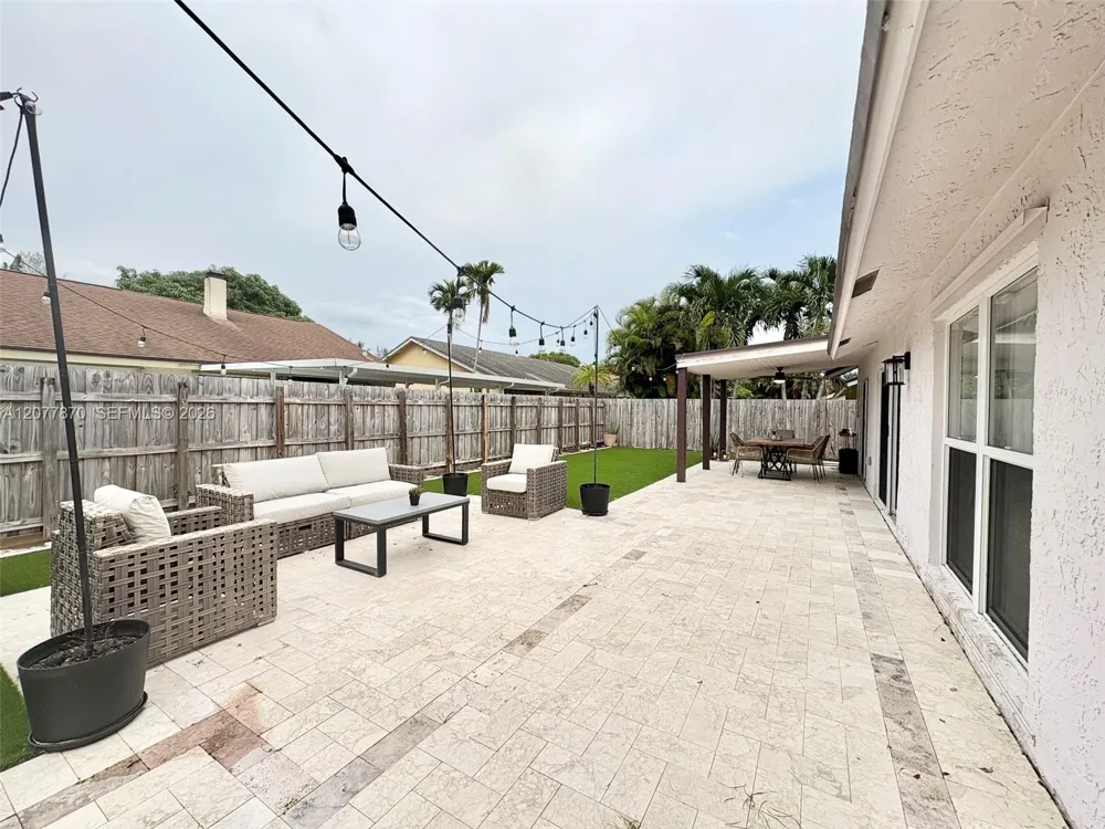 8541 NW 54th St Lauderhill, FL 33351