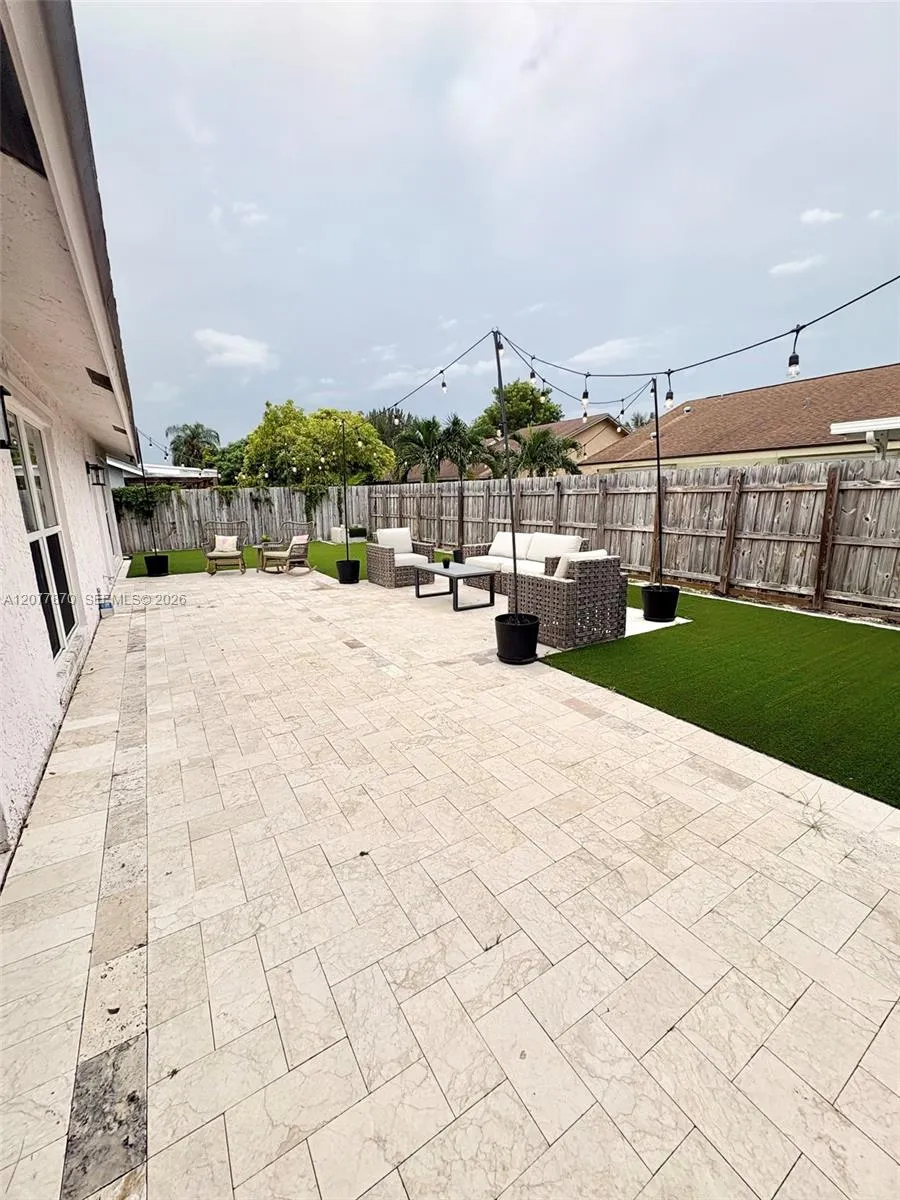8541 NW 54th St Lauderhill, FL 33351