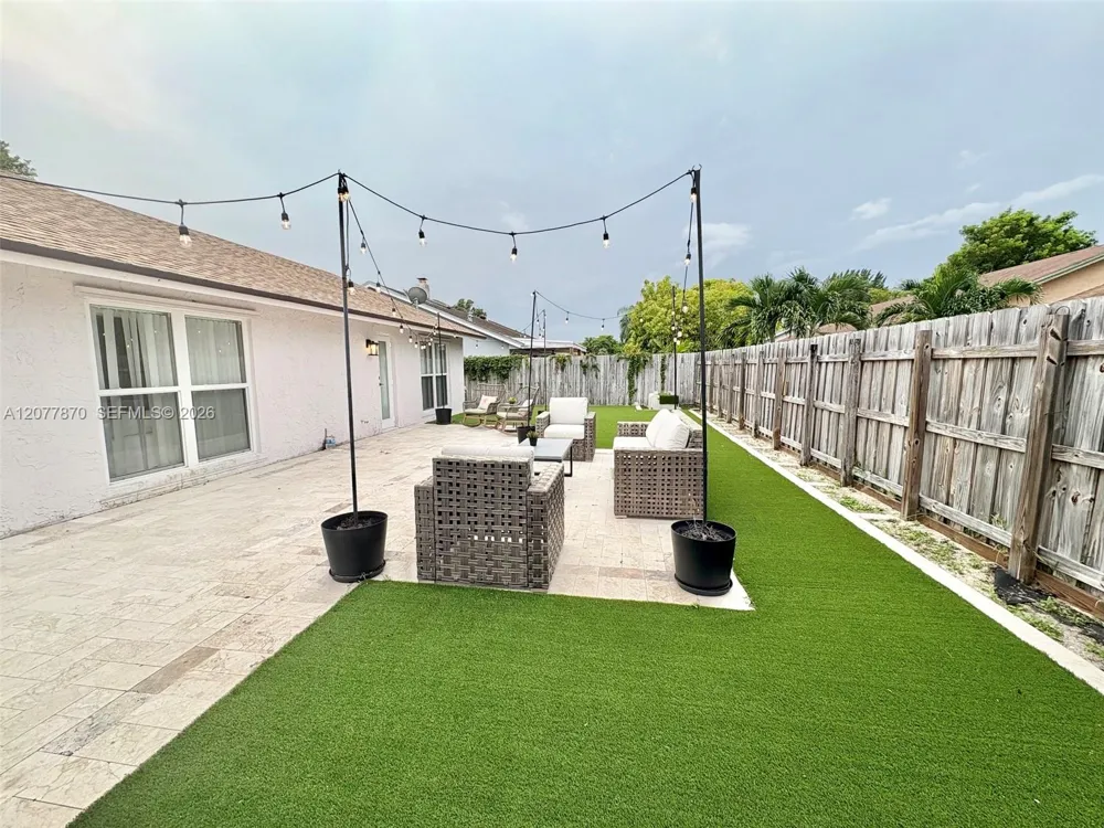 8541 NW 54th St Lauderhill, FL 33351