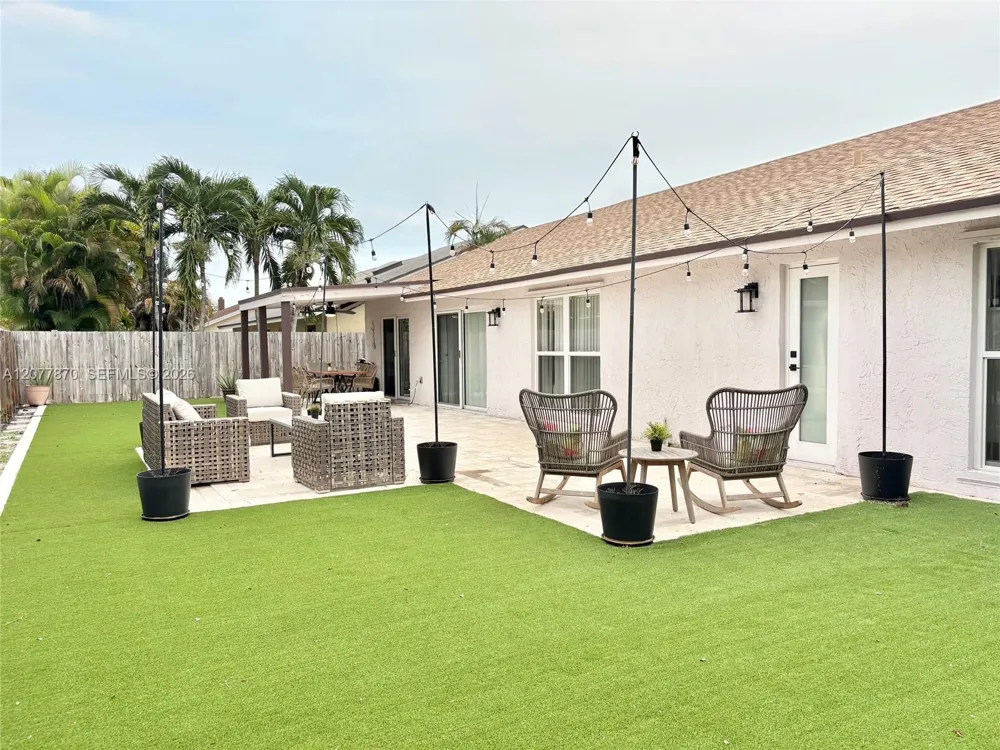 8541 NW 54th St Lauderhill, FL 33351