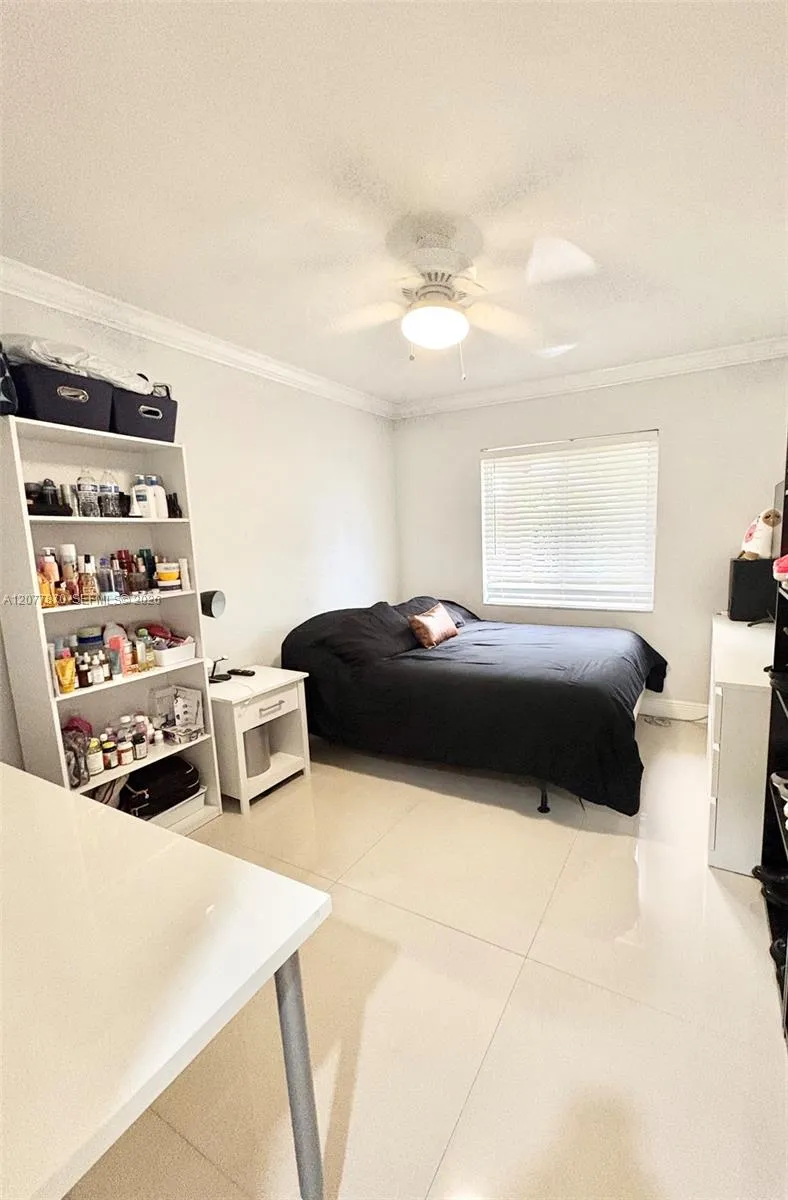 8541 NW 54th St Lauderhill, FL 33351