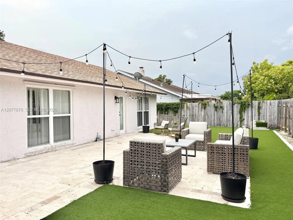 8541 NW 54th St Lauderhill, FL 33351
