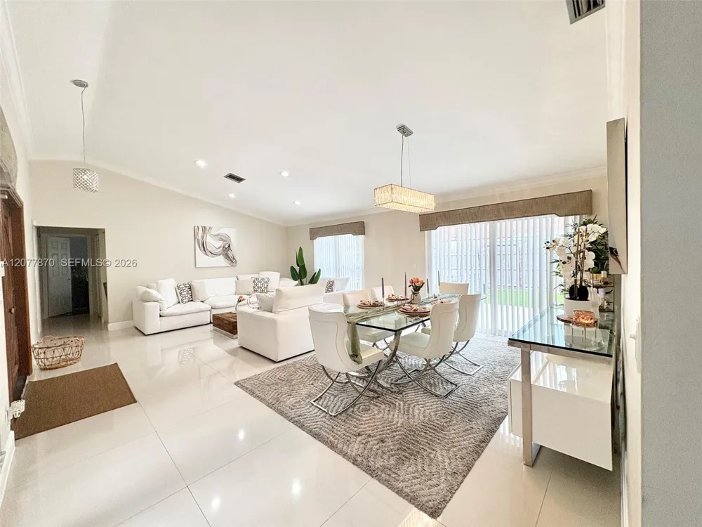 8541 NW 54th St Lauderhill, FL 33351