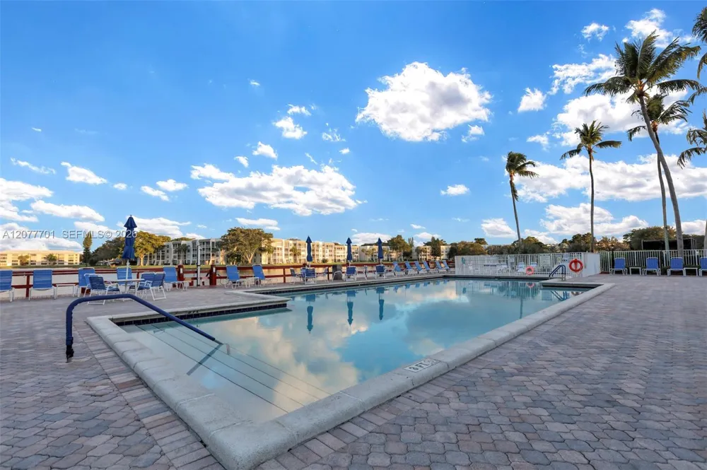 9139 SW 23rd St #A Davie, FL 33324