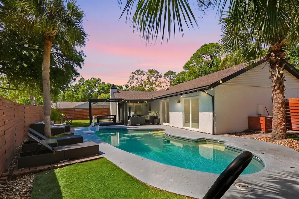 4606 BUCKEYE ROAD Tampa, FL 33624