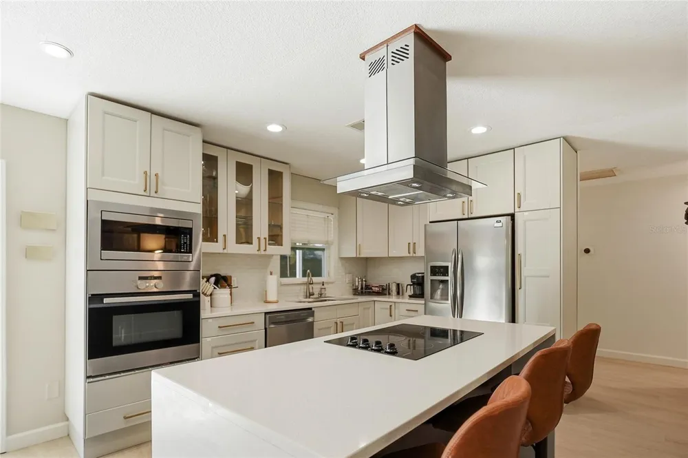 4606 BUCKEYE ROAD Tampa, FL 33624
