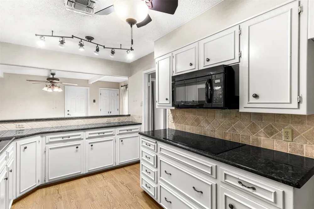 2825 Chimney Hill Drive Waco, TX 76708