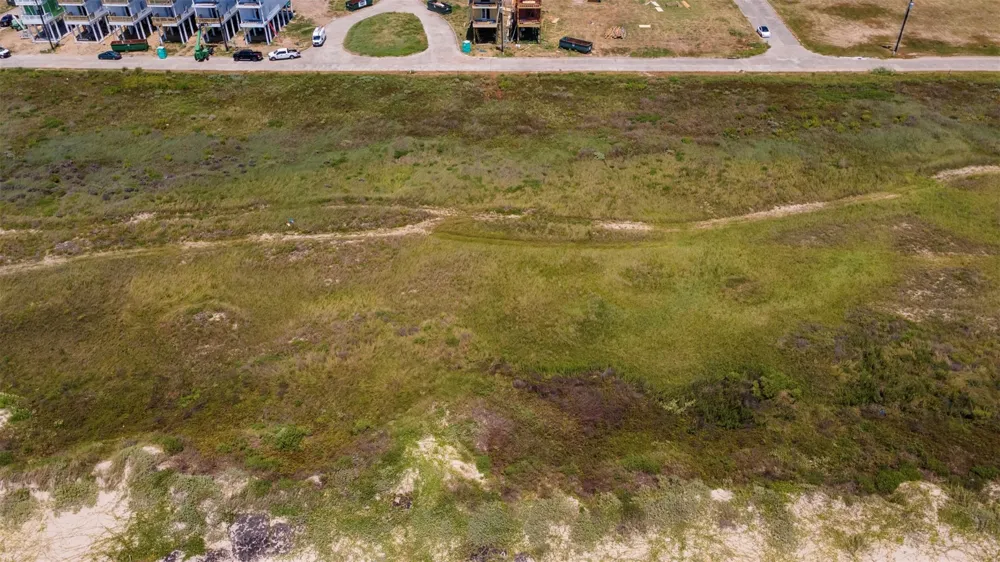 732 Seaside Drive Crystal Beach, TX 77650