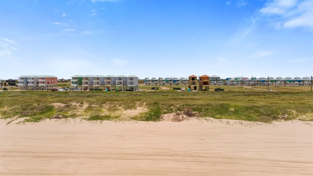 732 Seaside Drive Crystal Beach, TX 77650