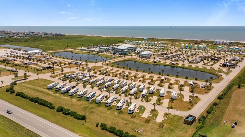 732 Seaside Drive Crystal Beach, TX 77650