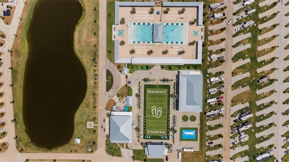 732 Seaside Drive Crystal Beach, TX 77650