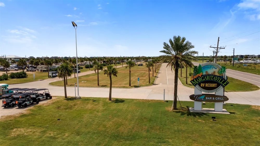 732 Seaside Drive Crystal Beach, TX 77650