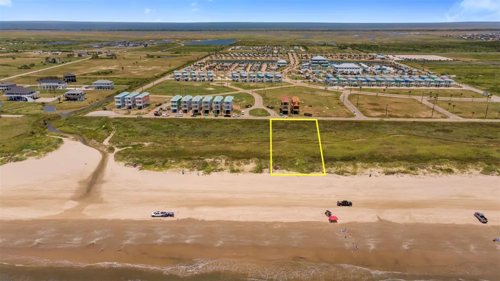 732 Seaside Drive Crystal Beach, TX 77650