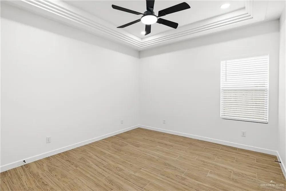 1209 S Waterfall Avenue Edinburg, TX 78539