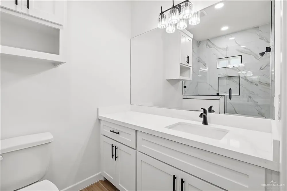 1209 S Waterfall Avenue Edinburg, TX 78539