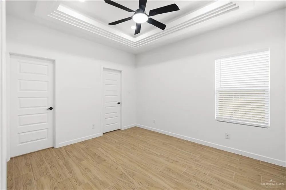 1209 S Waterfall Avenue Edinburg, TX 78539