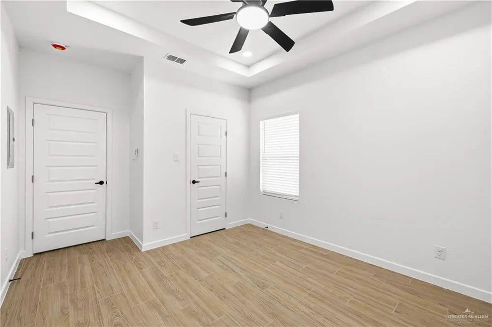 1209 S Waterfall Avenue Edinburg, TX 78539