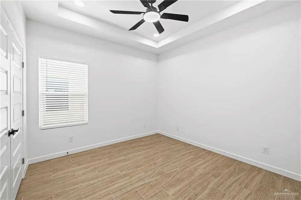 1209 S Waterfall Avenue Edinburg, TX 78539